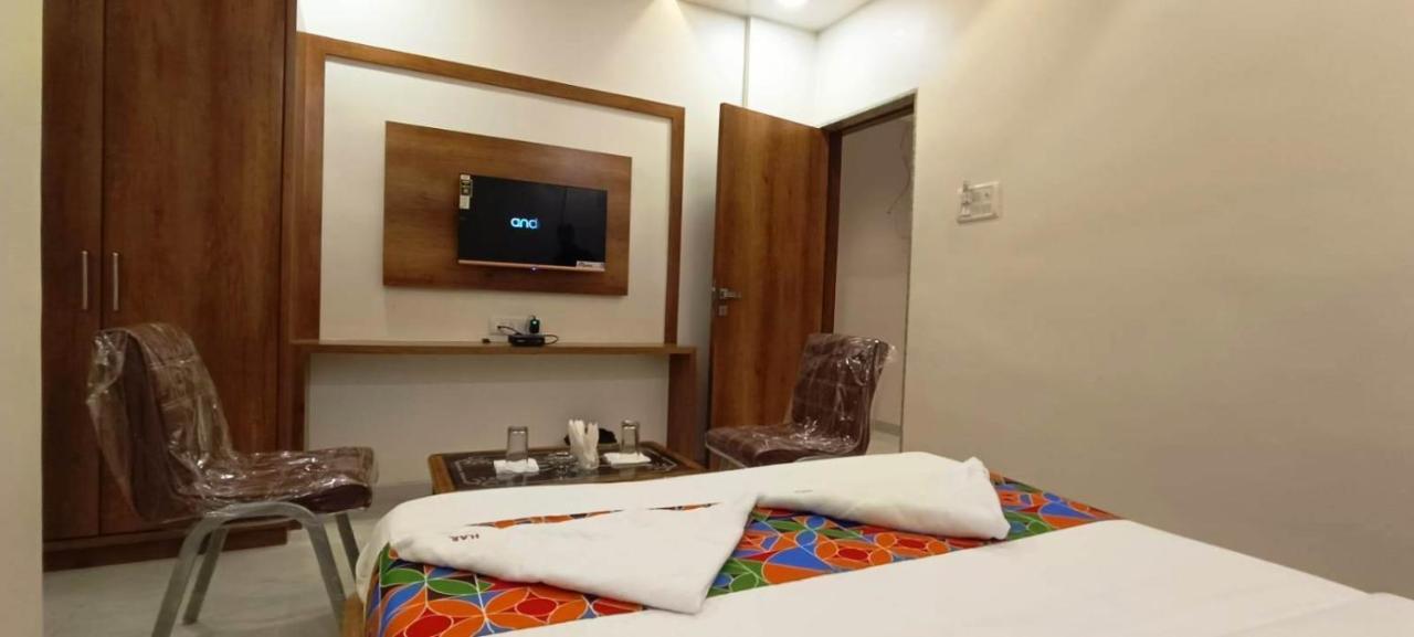Hotel Adiraj Residency Navi Mumbai Exterior foto